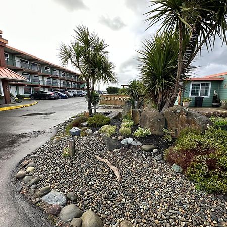 Westport Inn Екстер'єр фото