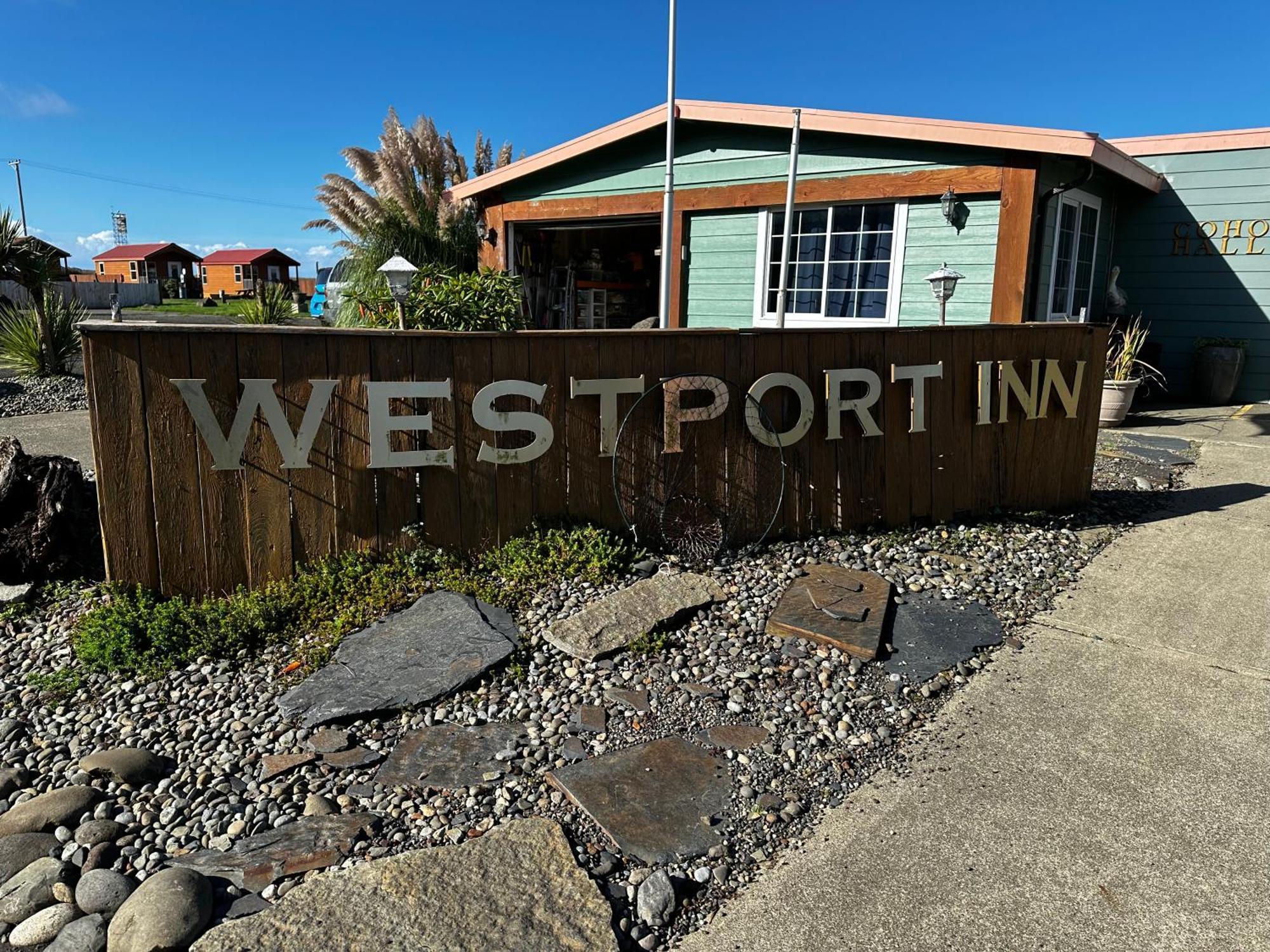 Westport Inn Екстер'єр фото