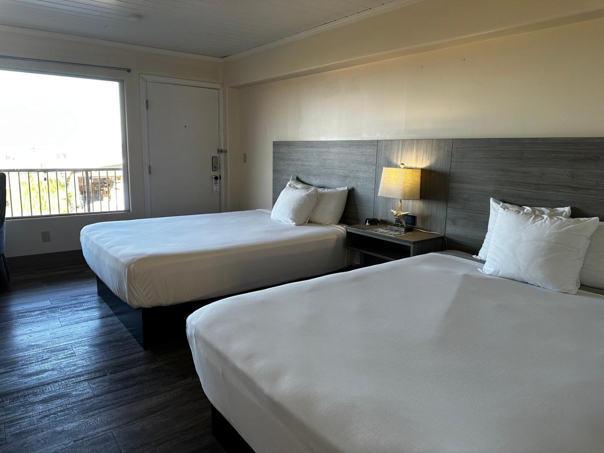 Westport Inn Екстер'єр фото